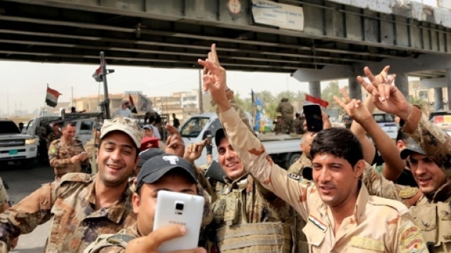 Mosul &egrave; libera: la gioia dei militari dell'esercito iracheno