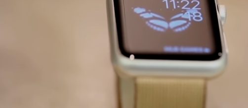 Apple Watch 3 is expected to boost profits. [Image via YouTub/CNET]