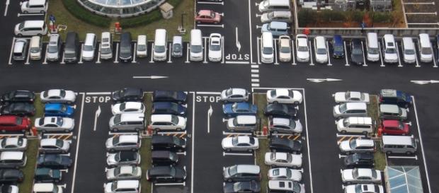1-year-old boy left in a car in Phoenix parking lot dies / Image - CC BY 2.0 Kevin Krejci, Flickr 1-year-old boy left in a car in Phoenix parking lot dies / Image - CC BY 2.0 Kevin Krejci, Flickr