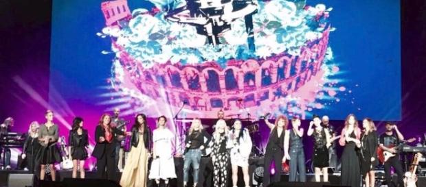 Amiche in Arena, gran finale sulle note di Quello che le donne non ... - velvetmusic.it Amiche in Arena, gran finale sulle note di Quello che le donne non ... - velvetmusic.it