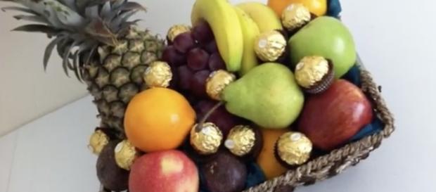 Fruit baskets in the kitchen / Screenshot via YouTube Fruit baskets in the kitchen / Screenshot via YouTube