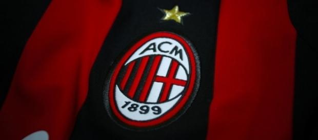 Logo maillot AC Milan (via Flickr / Maarten Van Damme) Logo maillot AC Milan (via Flickr / Maarten Van Damme)