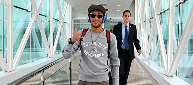 Neymar viaja a españa para hablar con presidente del club Neymar viaja a españa para hablar con presidente del club