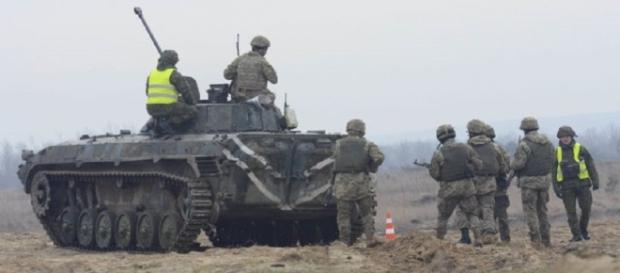 Ukrainian troops on manuevers (US Army) Ukrainian troops on manuevers (US Army)