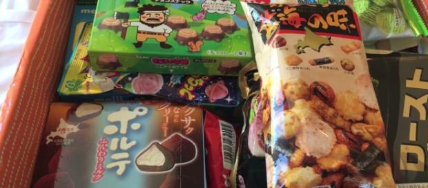 ZenPop boxes are the answers to your Japanese cravings! (via YouTube/Meivu) ZenPop boxes are the answers to your Japanese cravings! (via YouTube/Meivu)