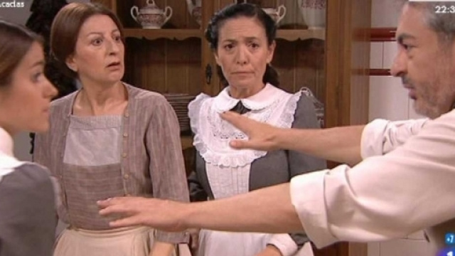 Una Vita, anticipazioni: le serve verranno licenziate?