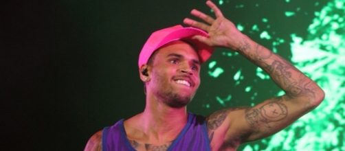 Chris Brown draws flak for leaving a comment on Rihanna's Instagram photo. (Wikimedia/Eva Rinaldi)