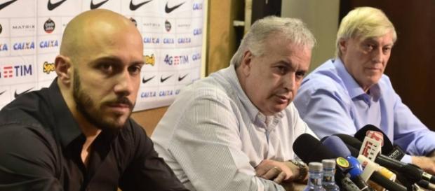 Diretoria do Corinthians pode trazer dois novos jogadores para o clube (foto: Fernando Dantas/Gazeta Press) Diretoria do Corinthians pode trazer dois novos jogadores para o clube (foto: Fernando Dantas/Gazeta Press)