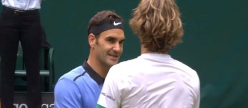 Federer and Zverev in 2017 Halle final/ Photo: screenshot via ATPWorld Tour channel on YouTube