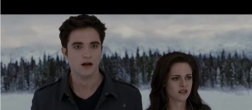 Twilight: Breaking Dawn Part 2 (7/10) Movie CLIP - The Battle Begins (2012) HD - Movieclips/YouTube