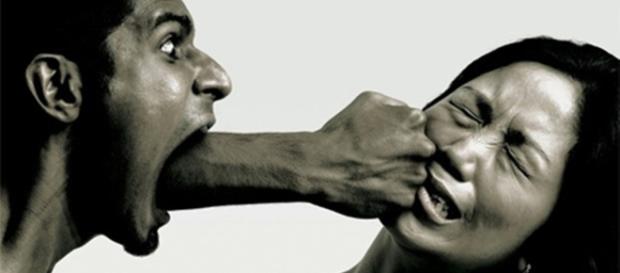 Agressão verbal também é agressão Agressão verbal também é agressão