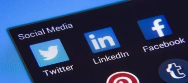 Image by Pixabay. Social media in prisons accessed by cell phones. Image by Pixabay. Social media in prisons accessed by cell phones.