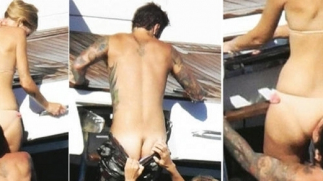 Fedez bacia il lato B della Ferragni, la fashon blogger gli tira gi&ugrave; il costume