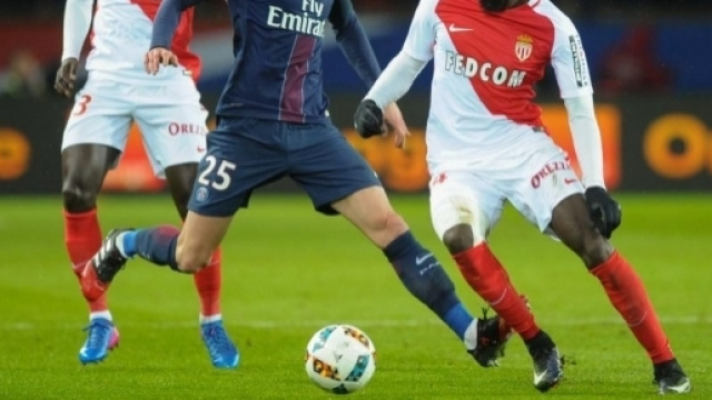 Un duel sur et en dehors des terrain (© foot01.com)