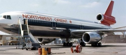 Northwest Orient McDonnell Douglas DC-10 (credit Piergiuliano Chesi – wikimediacommons)