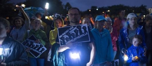 Solidarity with Charlottesville vigil in Minnesota / [Image by Fibonacci Blue via Flickr, CC BY 2.0]