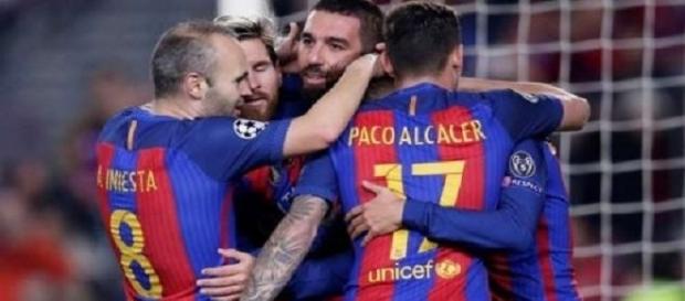 Barcelona necesita fichar a una estrella del fútbol mundial Barcelona necesita fichar a una estrella del fútbol mundial