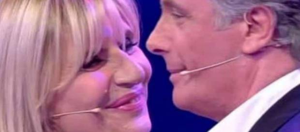 Uomini e Donne, accuse contro il programma. Uomini e Donne, accuse contro il programma.