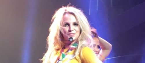 Britney startled onstage - -Image creative Commons | Wikimedia