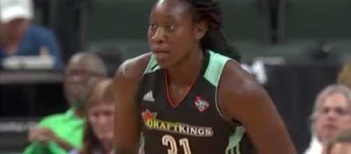 Tina Charles' 21 points and seven boards helped lead the Liberty to a dominant victory over the LA Sparks on Sunday. [Image via WNBA/YouTube]