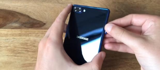 Doogee Mix Unboxing - Image - ChinaMobileMag| YouTube Doogee Mix Unboxing - Image - ChinaMobileMag| YouTube