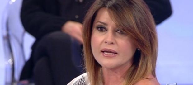Gossip Uomini e donne: Elga del Trono Over si scaglia contro il programma. Gossip Uomini e donne: Elga del Trono Over si scaglia contro il programma.