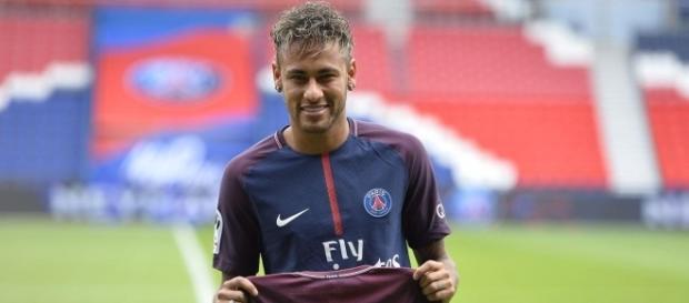 Real Madrid : Ronaldo a joué un rôle dans le transfert de Neymar au PSG ! Real Madrid : Ronaldo a joué un rôle dans le transfert de Neymar au PSG !