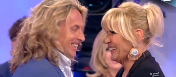 Uomini e Donne, anticipazioni Trono Over: le rivelazioni hot di ... - novella2000.it Uomini e Donne, anticipazioni Trono Over: le rivelazioni hot di ... - novella2000.it