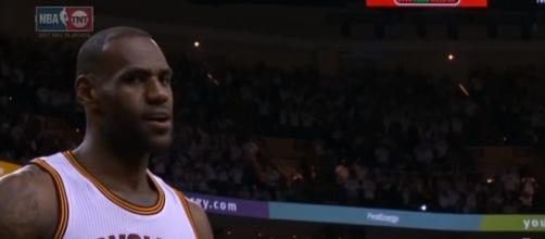 Lebron James during the 2017 Playoffs against the Indiana Pacers (c) https://www.youtube.com/channel/UCWJ2lWNubArHWmf3FIHbfcQ