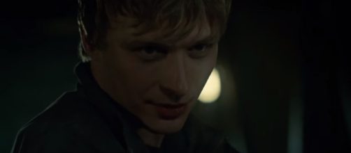 Jonathan is alive in the "Shadowhunters" Season 2 Episode 20. (Photo:YouTube/SH Updates)