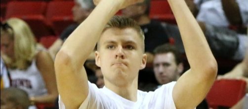 Kristaps Porzingis putting up shots before the game | Wikimedia Commons