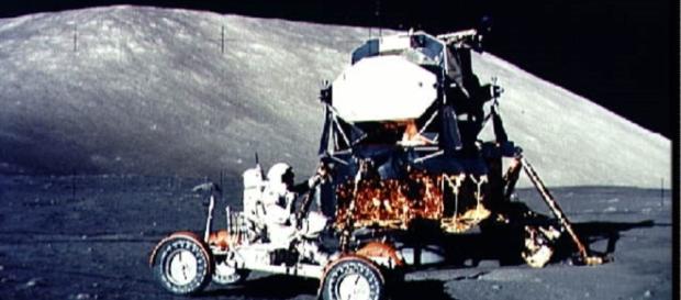 Apollo 17 lander and rover (NASA wikmimedia) Apollo 17 lander and rover (NASA wikmimedia)