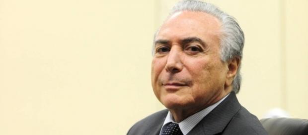 Após sobreviver ao impeachment, Temer segue com medidas polêmicas Após sobreviver ao impeachment, Temer segue com medidas polêmicas