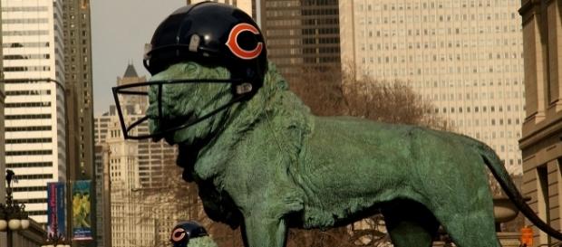 Art Institute of Chicago's lions decorated to support the Chicago Bears during the week of Super Bowl XLI by Señor Codo via Wikimedia Commons Art Institute of Chicago's lions decorated to support the Chicago Bears during the week of Super Bowl XLI by Señor Codo via Wikimedia Commons
