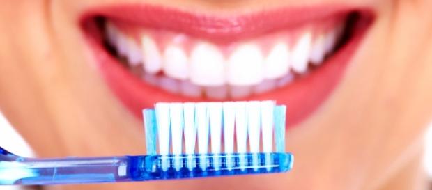 Higiene dental para conservar la salud bucal - clinicadentalbances.com Higiene dental para conservar la salud bucal - clinicadentalbances.com