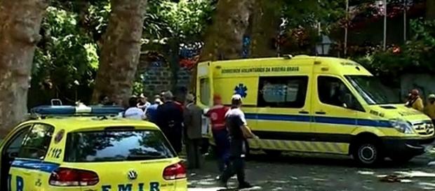 Socorro foi prestado por dezenas de operacionais dos bombeiros e do EMIR Socorro foi prestado por dezenas de operacionais dos bombeiros e do EMIR