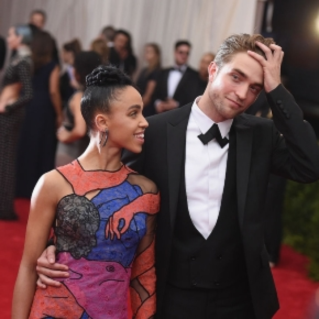 Robert Pattinson, FKA Twigs - Image via YouTube/Wochit Entertainment