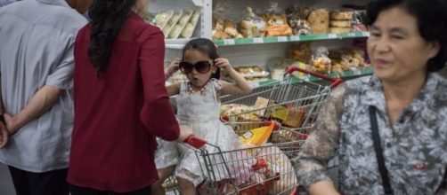 Nel Kwanbok supermarket di Pyongyang (foto AFP)