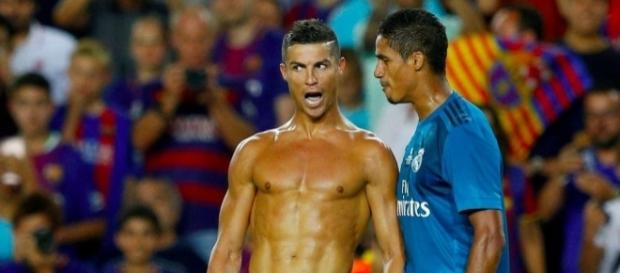 Real Madrid : Cristiano Ronaldo détruit les supporters du Barça ! Real Madrid : Cristiano Ronaldo détruit les supporters du Barça !