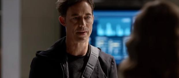 The Flash - 2x05 : Meet Dr. Harrison Wells from Earth 2 (Ultra-HD 4K) - YouTube/The Flash The Flash - 2x05 : Meet Dr. Harrison Wells from Earth 2 (Ultra-HD 4K) - YouTube/The Flash