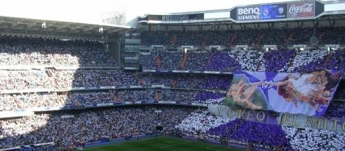 Real Madrid fans display from commons.wikimedia.org