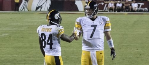 Ben Roethlisberger and Antonio Brown will continue to give defenses fits in 2017. Photo courtesy: Merson via Wikimedia Commons