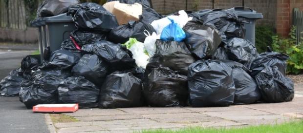 Birmingham bin strike: Positive talks hint at deal to end dispute ... - birminghammail.co.uk Birmingham bin strike: Positive talks hint at deal to end dispute ... - birminghammail.co.uk