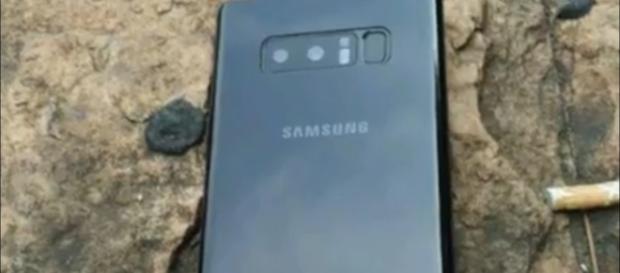 Samsung Image via XEETECHCARE/YouTube screenshot Samsung Image via XEETECHCARE/YouTube screenshot