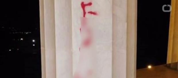 Lincoln Memorial vandalized - Whochit Politics Youtube Channel Lincoln Memorial vandalized - Whochit Politics Youtube Channel