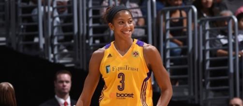 Candace Parker helped lead her Los Angeles Sparks to a dominant win over the Washington Mystics on Wednesday. [Image via WNBA/YouTube]