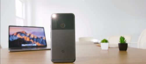 Google Pixel was an instant hit upon its release. (via MarquesBrownlee/Youtube)