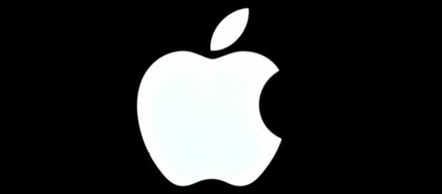 Apple by gmahender via Flickr. Apple by gmahender via Flickr.
