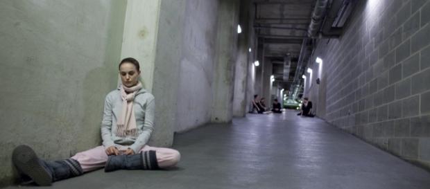 El aislamiento social por el delirio de persecución. El aislamiento social por el delirio de persecución.