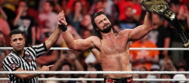 McIntyre cumplió su redención al ser despedido hace años de WWE. WWE.com. McIntyre cumplió su redención al ser despedido hace años de WWE. WWE.com.